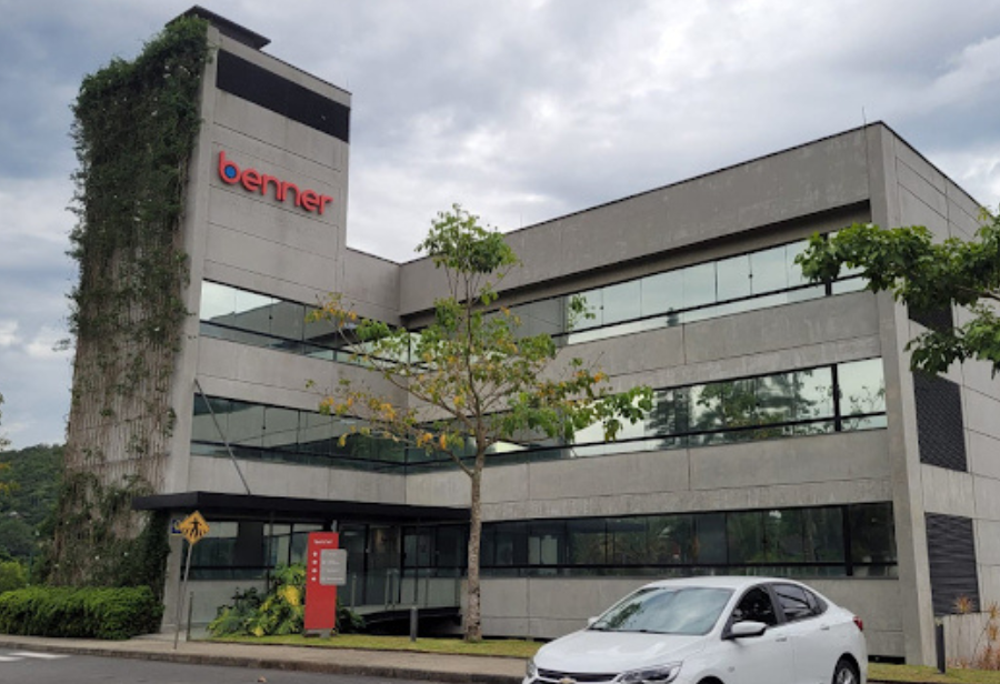 A Benner, de Blumenau, passou a orientar todo o uso de IA em suas soluções por regras de governança e segurança
